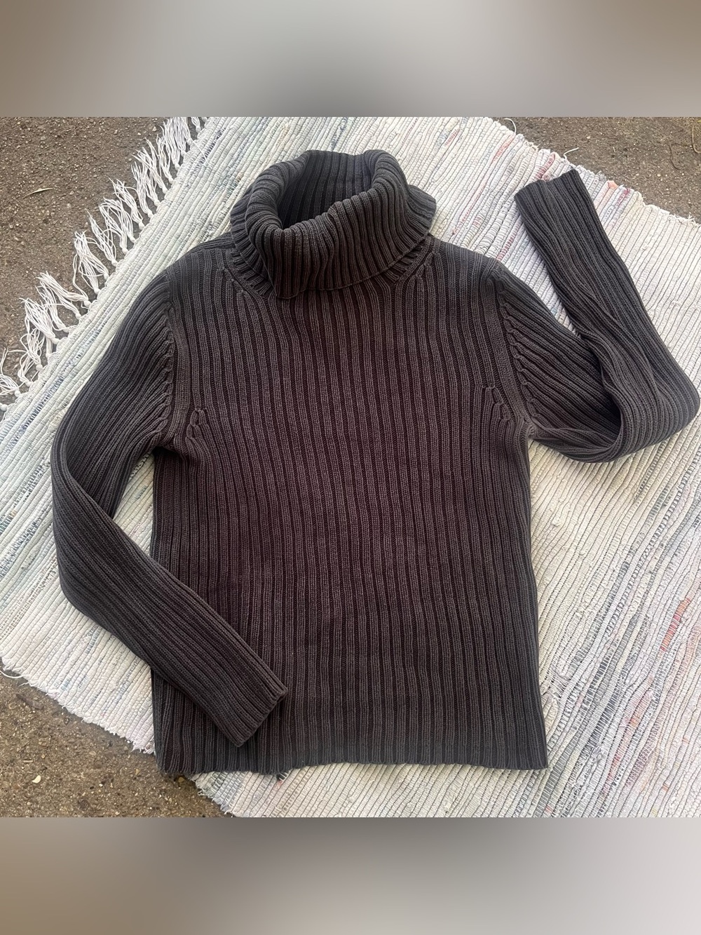 Vintage Gap Y2K ribbed taupe turtleneck